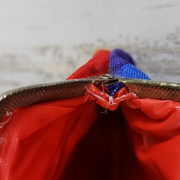 Vintage Hawaii rainbow stripe coin change purse kiss lock latch - Picture 7 of 13